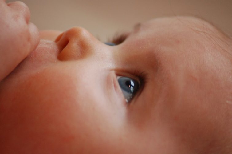 Visão dos bebês: você sabe como eles enxergam?