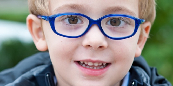 Óculos infantis: dicas de mãe para mãe pra escolher certo e se adaptar bem